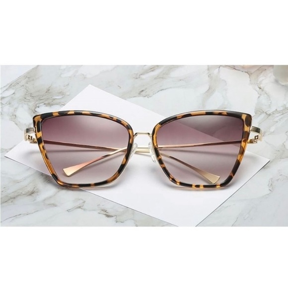 Oversized Leopard Cat Eye Sunglasses - Picture 2 of 4